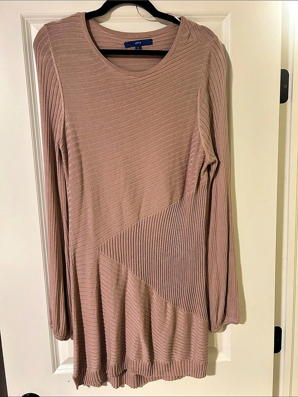 APT.9 Ribbed Long Sleeve Sweater Size Large Like New